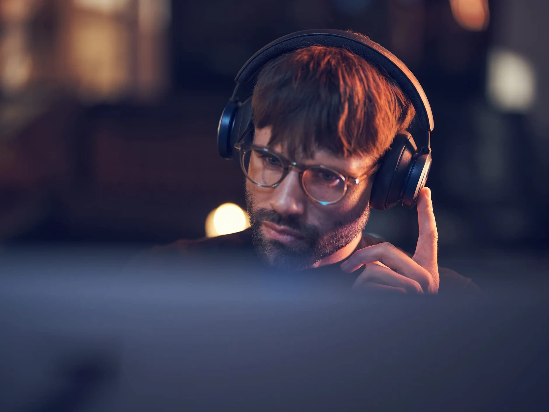Bang & Olufsen Beoplay Portal – Wygodne bezprzewodowe słuchawki do gier z redukcją szumów na Xbox Series X|S, Xbox One, Black Anthracite