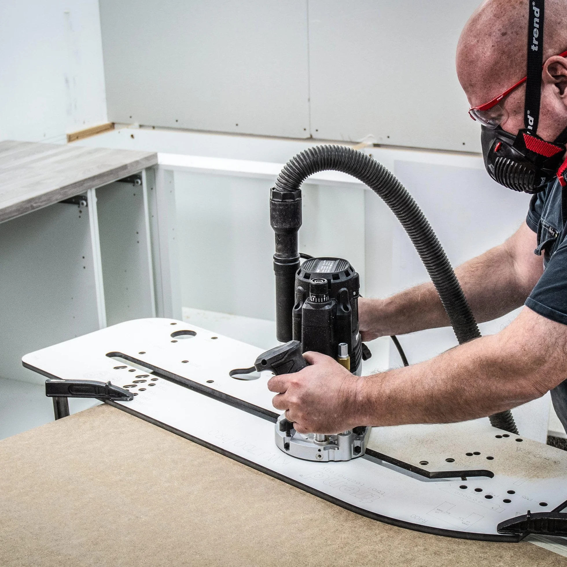 Trend Professional Szablon do Blatów Kuchennych z Wielu Materiałów do Połączeń na Zakładkę, Do Blatów do 700mm, Technologia Wyrównania Krawędzi Przedniej, KWJ700/PRO