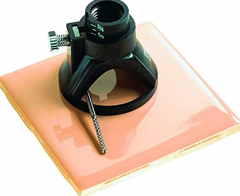 Dremel 566 Zestaw do cięcia płytek zestaw akcesoriów z prowadnicą do cięcia i spiralną końcówką tnącą do precyzyjnych cięć w płytkach ściennych