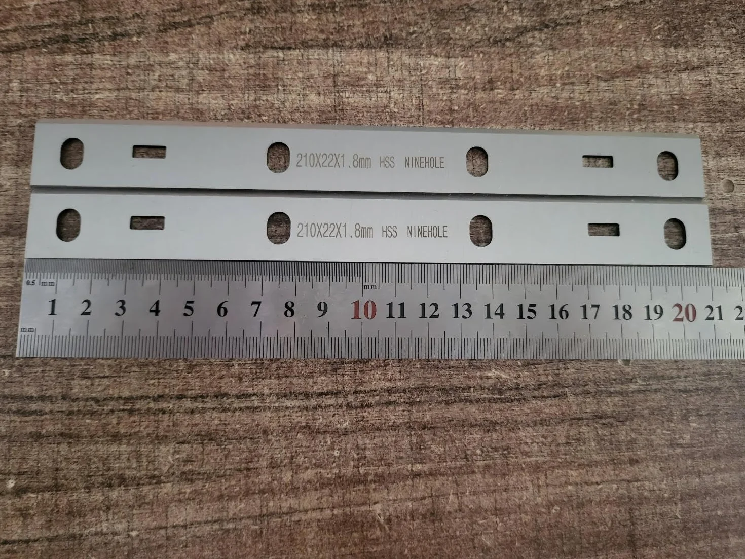 2 sztuki HSS 210mm Noże do strugarki, 210mm Ostrze płaszczyzny do Planierka Dla Maszyny do obróbki drewna, 210 x22 x1.8mm