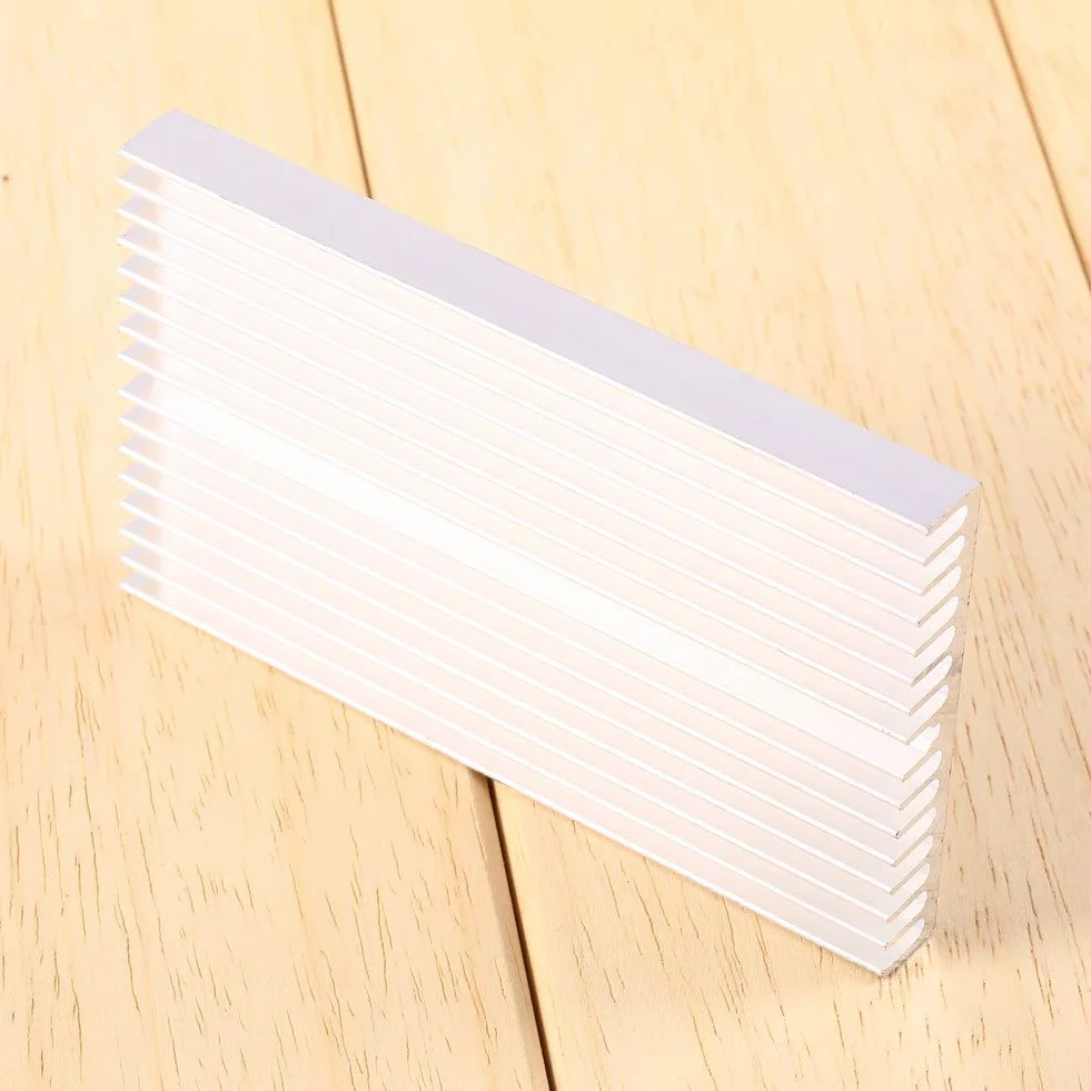 Aluminiowy radiator chłodzący 100x60x10 mm do komputera IC LED