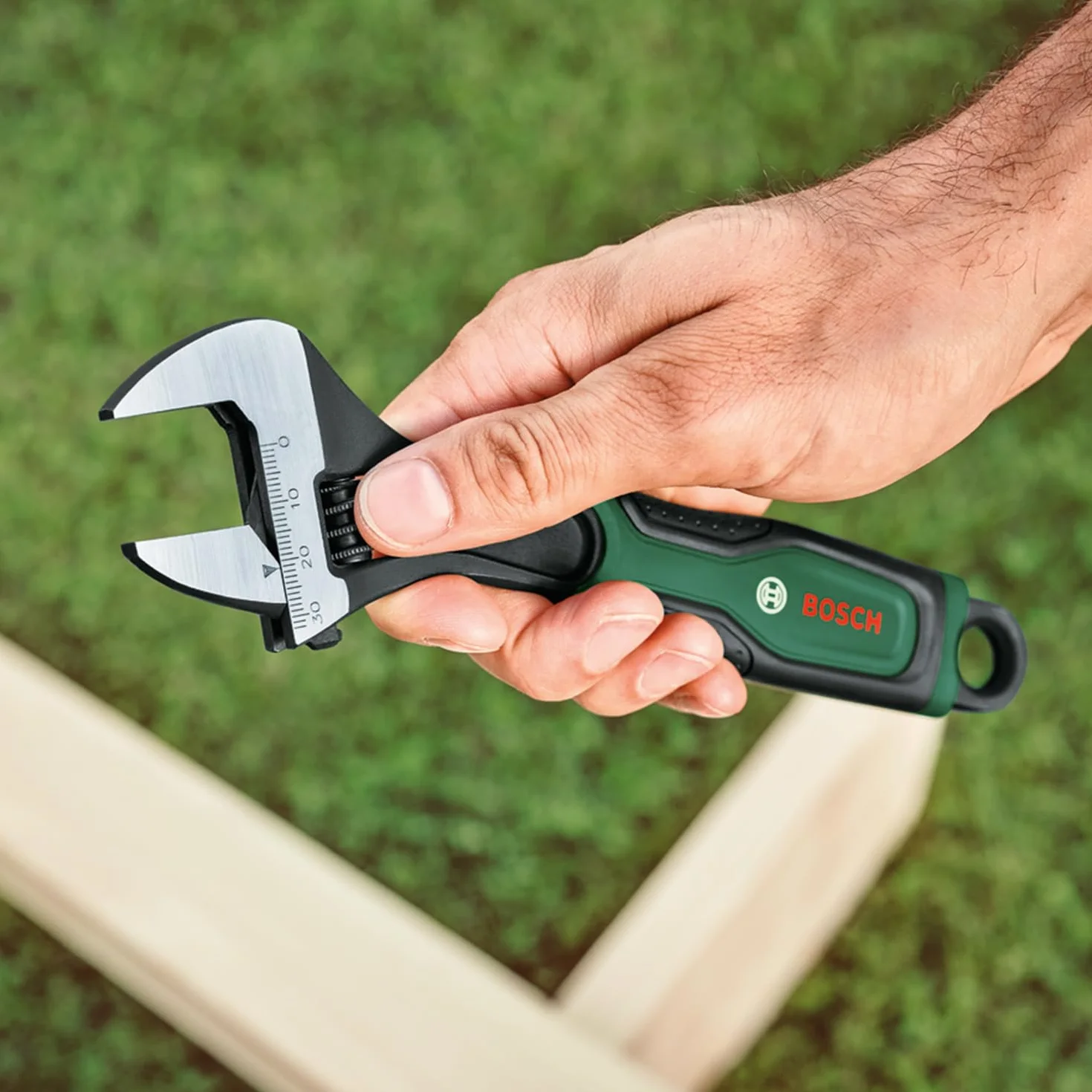 Bosch klucz regulowany 8"/200 mm (wysoka jakość i wytrzymałość, rękojeść z miękką okładziną Softgrip, długa żywotność, płynne otwieranie do maks. rozstawu szczęk 30 mm)