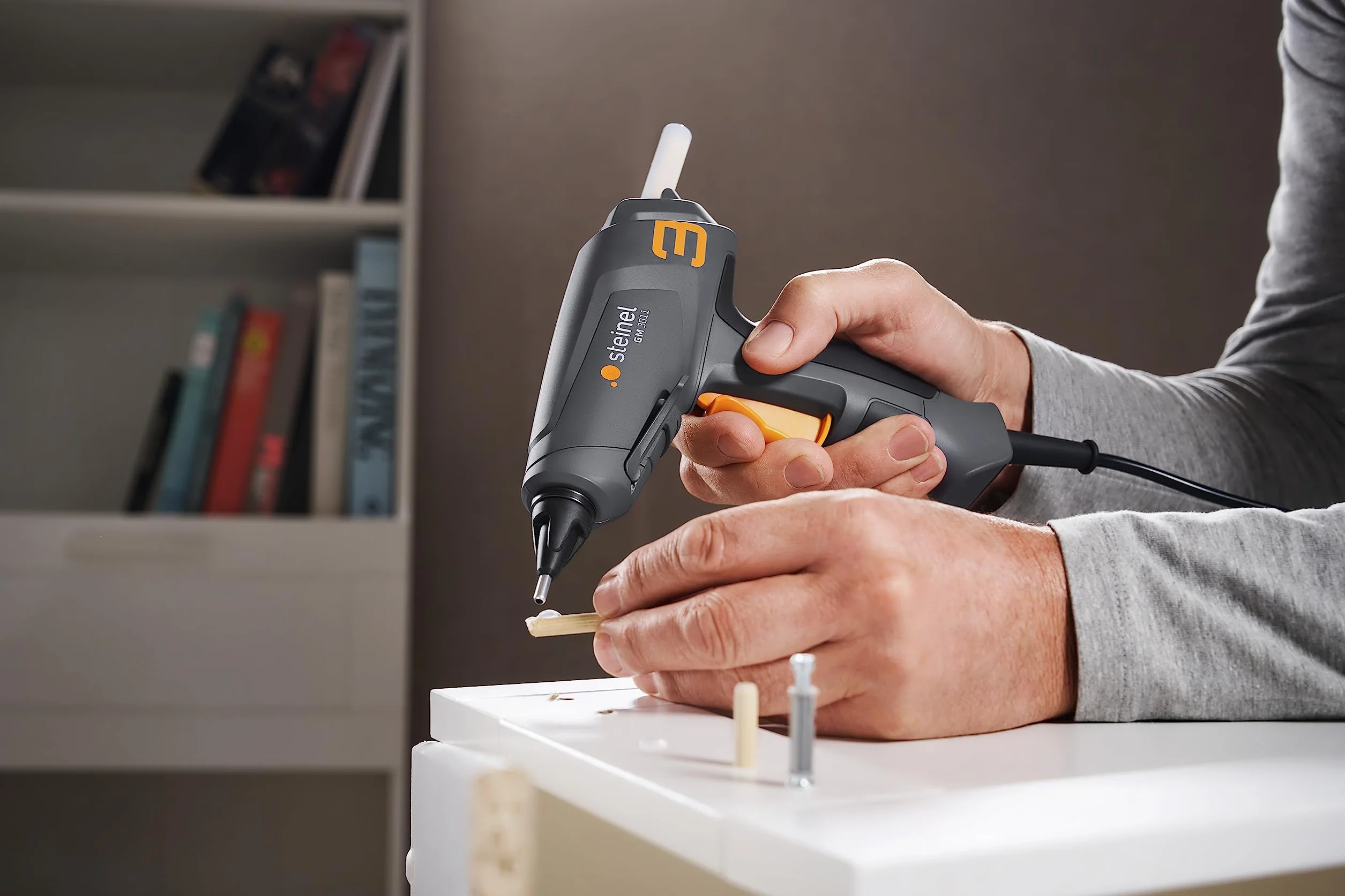 Steinel GlueMatic 3011 Pistolet do kleju, w tym. sztyfty kleju 11mm, wymienna dysza, idealna do napraw i majsterkowania