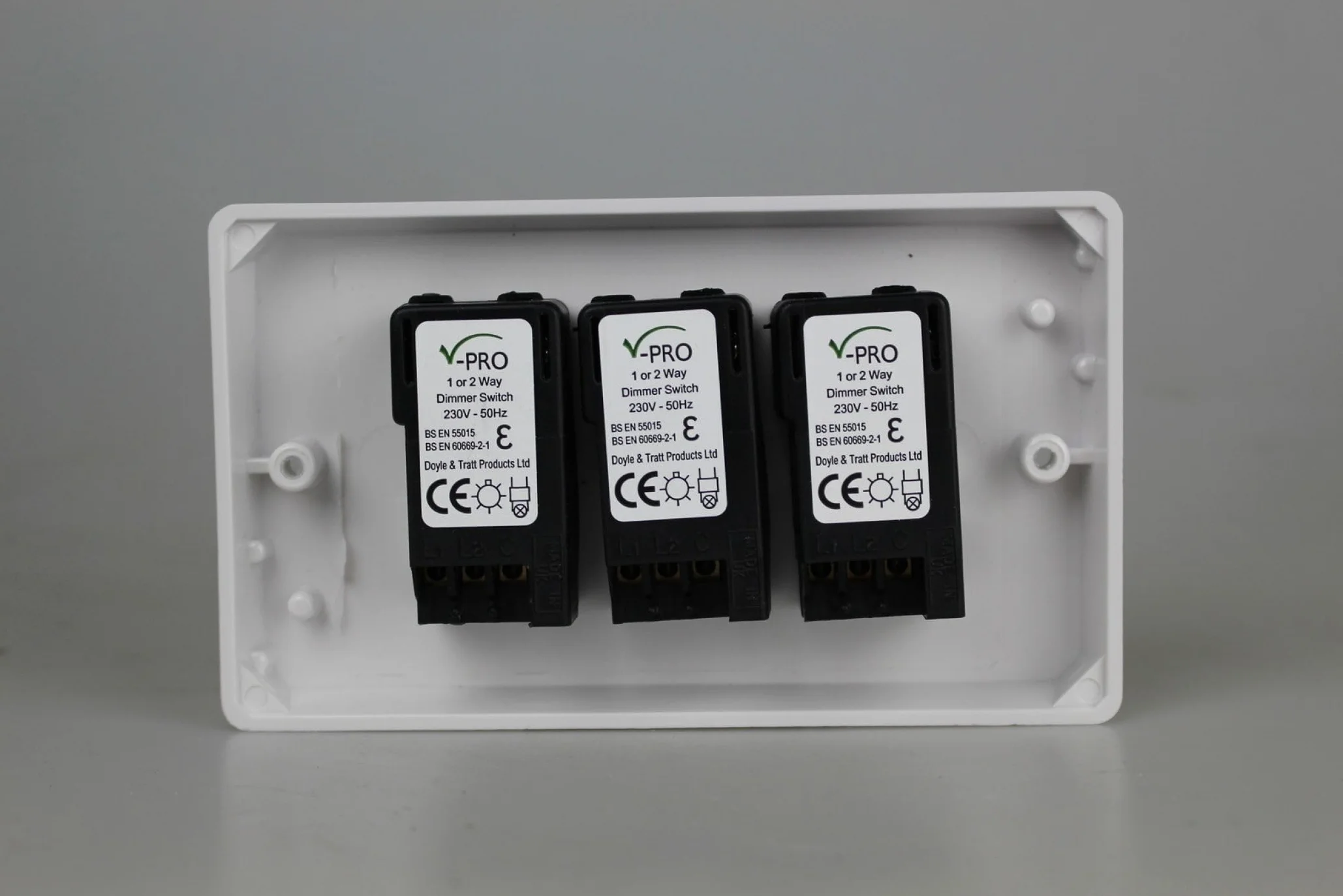 Varilight JQDP303W V-PRO ściemniacz LED, 3 prędkości, podwójny, 1- lub 2-drożny, 300 W, klasyczny biały