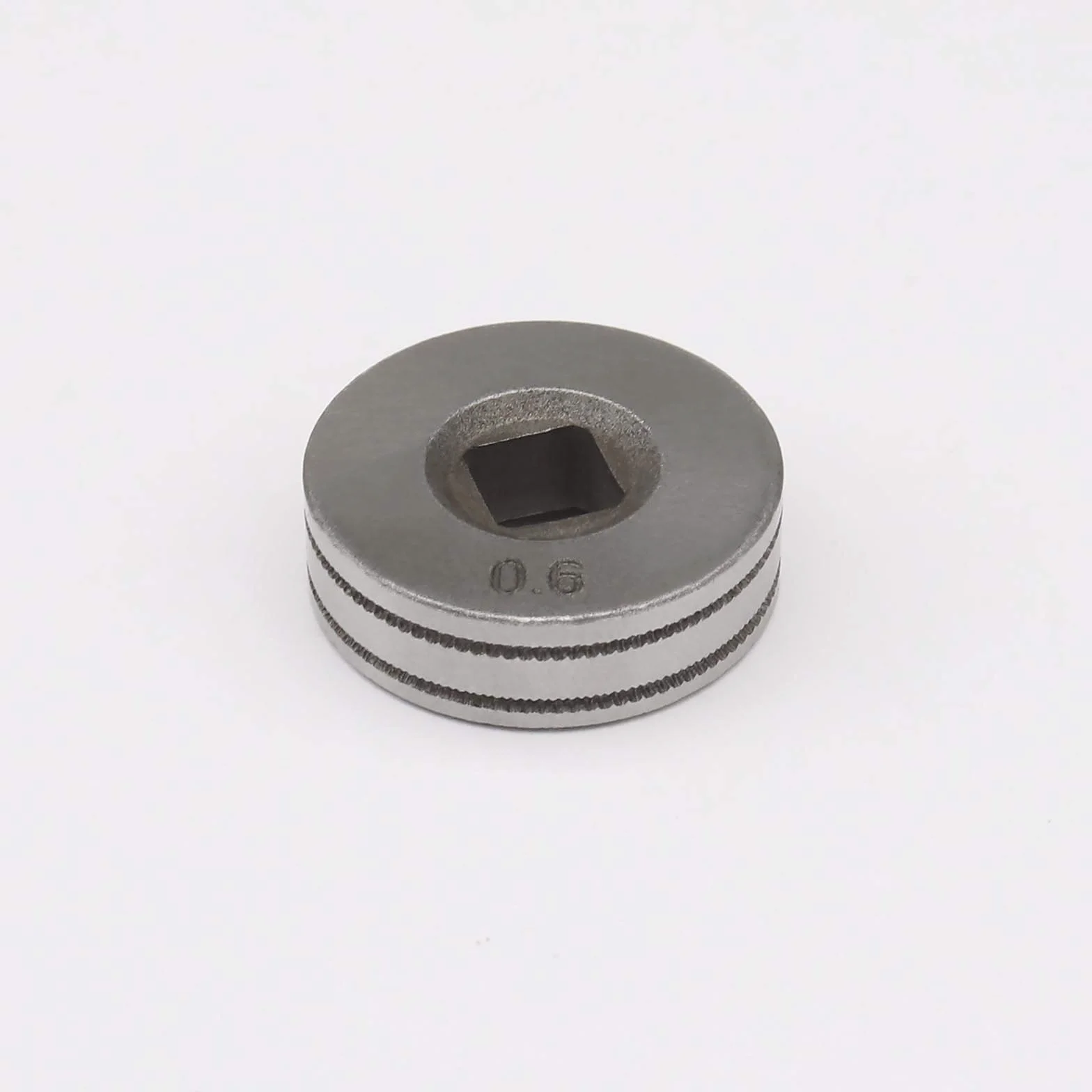 2 szt. 0,6/0,8 mm Rolki napędowe podajnika drutu Rolki kółka radełkowane rowki 25 mm średnicy pasujące do SSJ16 Podajnik drutu MIG MAG części sprzętu spawaczy